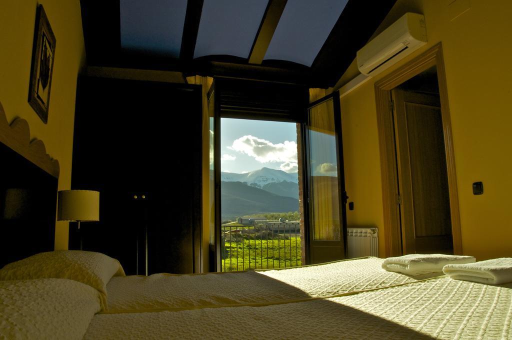 Hotel El Comendador Añón Værelse billede